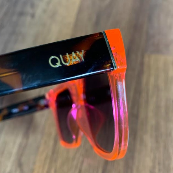 ? Quay PSA Sunglasses